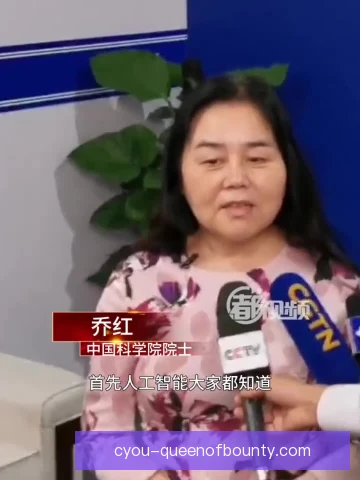 乔红盗垒成功，起跑判断精准捕手传球稍慢半拍